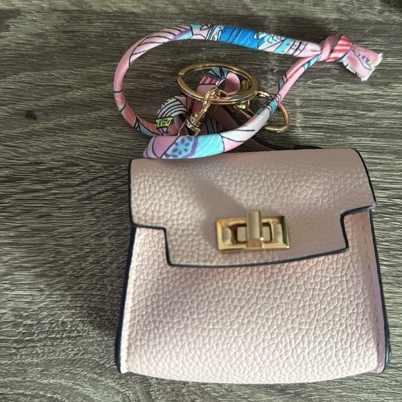 💕🪩 MCM Game….Everyone gets a gift 🪩💕 Update the wheel was spun live 4/28/25 - Picture 5 of 5